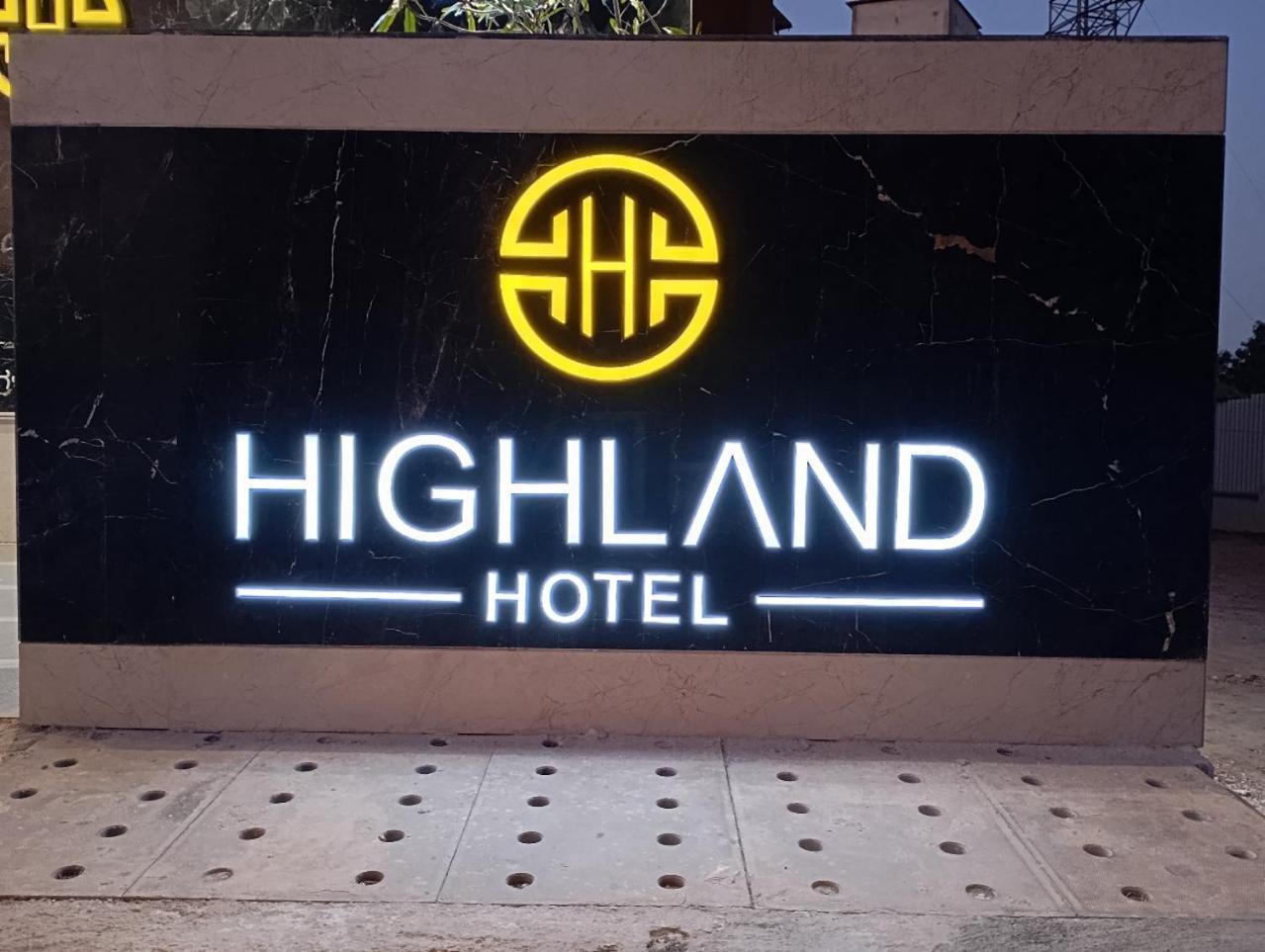 Highland Hotel Bangalore Exterior foto