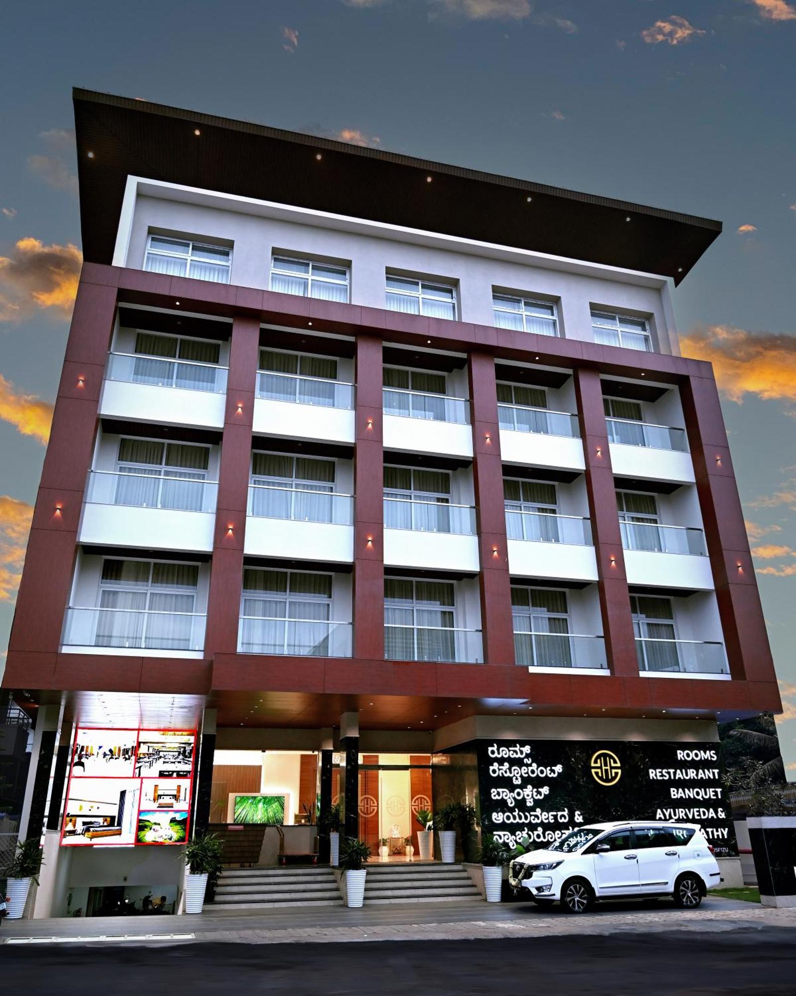 Highland Hotel Bangalore Exterior foto